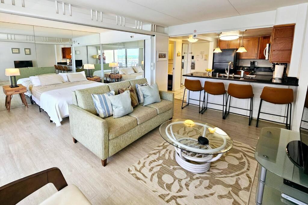 Ilikai Hotel Condo With Kitchen And Ocean View Honolulu Kültér fotó